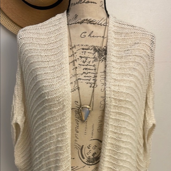 Forever 21 | Women’s Cozy Cream Knit Sweater Size Small - Picture 2 of 6